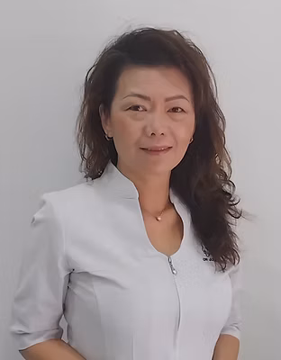 Dr Julie Hanh Thuy Quach