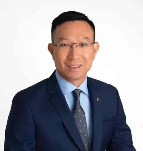 Dr Nathan (Nam) Le